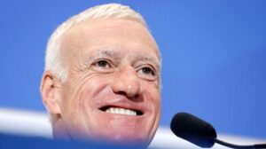 Deschamps e la promessa a Griezmann: “Fosse anche solo per 30 secondi…”