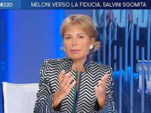 L’attacco della Gruber: “Cultura patriarcale…”. Ma la Meloni la zittisce con una foto