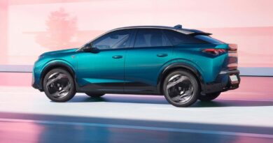 La nuova Peugeot 3008 senza segreti: allestimenti e prezzi per l’ibrida o elettrica