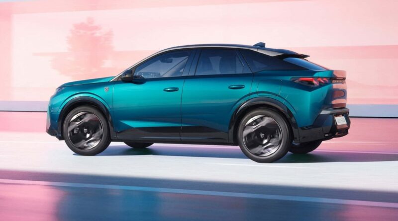 La nuova Peugeot 3008 senza segreti: allestimenti e prezzi per l’ibrida o elettrica