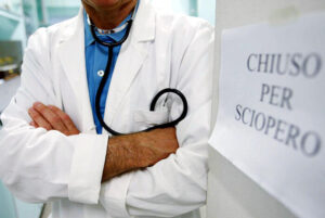 Sciopero dei medici martedì 5, a rischio 1,5 milioni di prestazioni