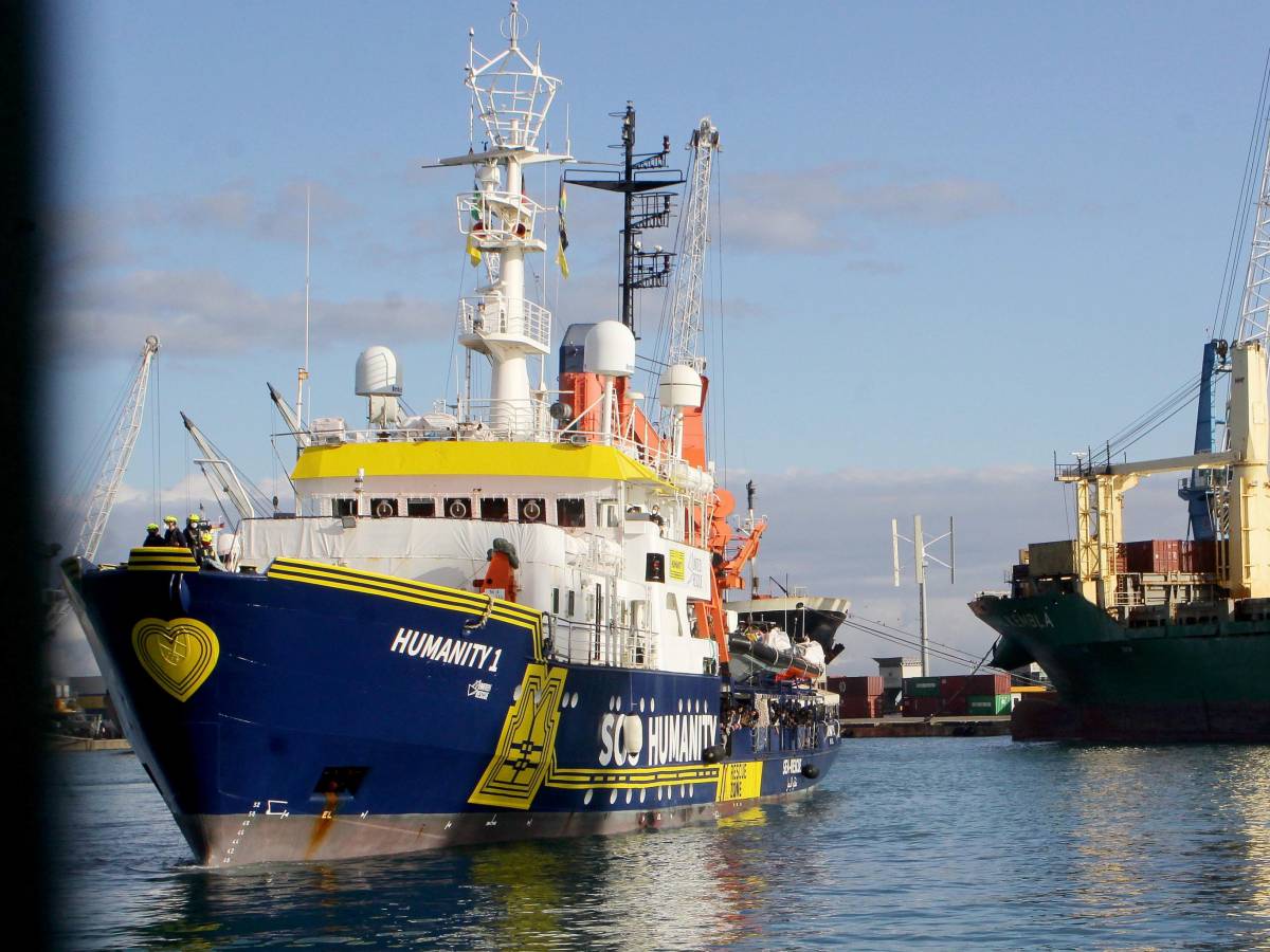 L’attacco dopo il fermo e la multa: l’Ong finanziata dai tedeschi contro l’Italia