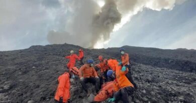 Erutta il vulcano Marapi, salgono a 13 gli escursionisti morti