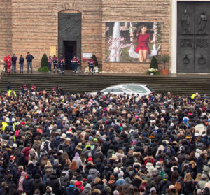 I funerali di Giulia Cecchettin a Padova, il papà Gino: “Grazie per questi 22 anni”