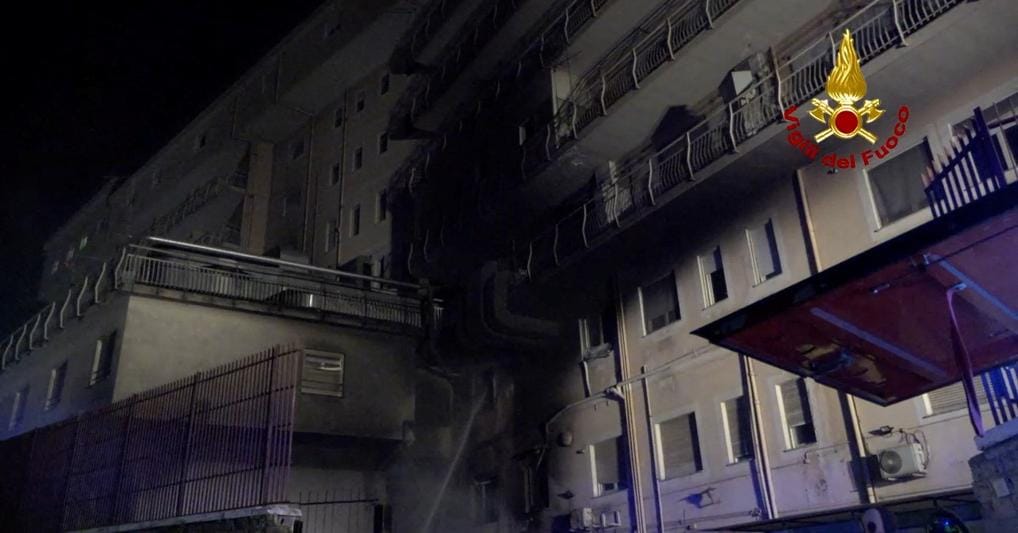 Incendio all’ospedale di Tivoli, 4 pazienti morti e 100 evacuati