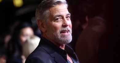 George Clooney racconta uno dei suoi primi lavori: “Tagliavo il tabacco per 3,30 dollari l’ora”