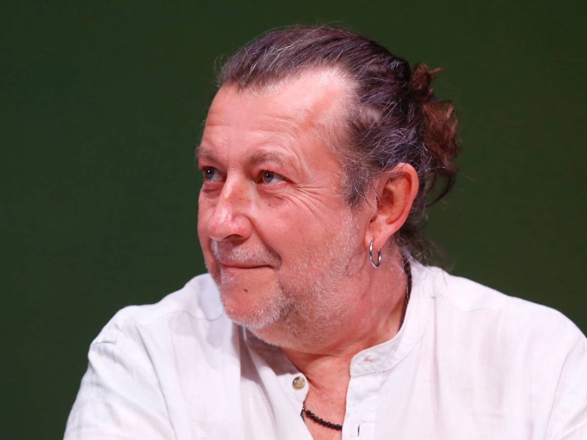 I finti salvataggi di Casarini: dei soldi dietro i soccorsi