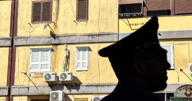 Perché le operazioni di polizia si fanno quasi sempre all’alba?