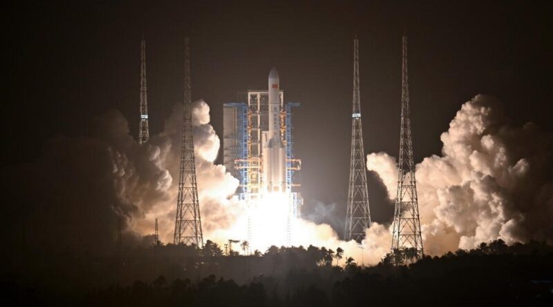 Cina: lanciati uno spazioplano segreto e un satellite spia con due razzi spaziali Lunga Marcia
