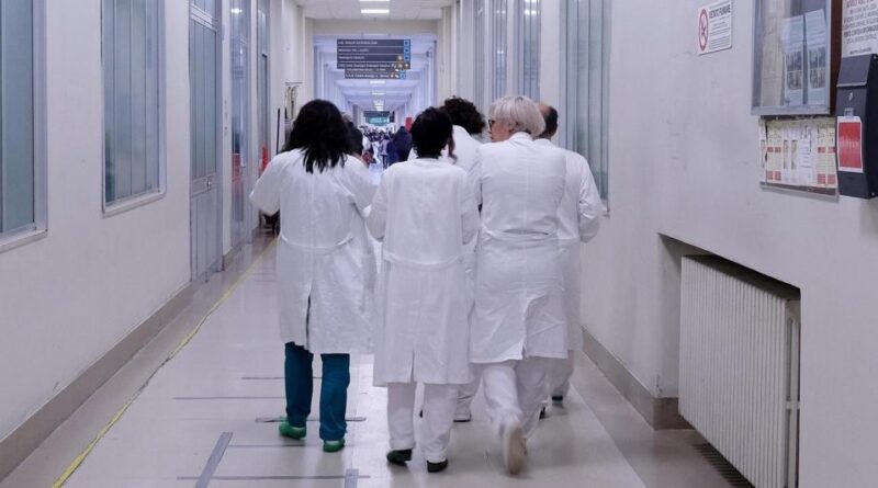 Sanità, oggi sciopero medici: a rischio 25mila interventi