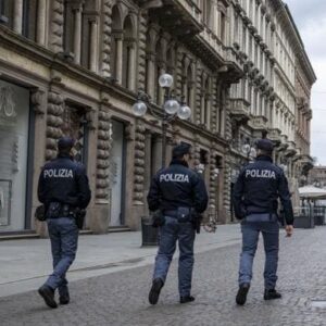 Allerta terrorismo sul Capodanno. Circolare Polizia: “Attenzione alle feste”