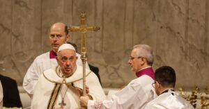Il Papa: “Il cuore a Betlemme, Gesù rifiutato dalla guerra”