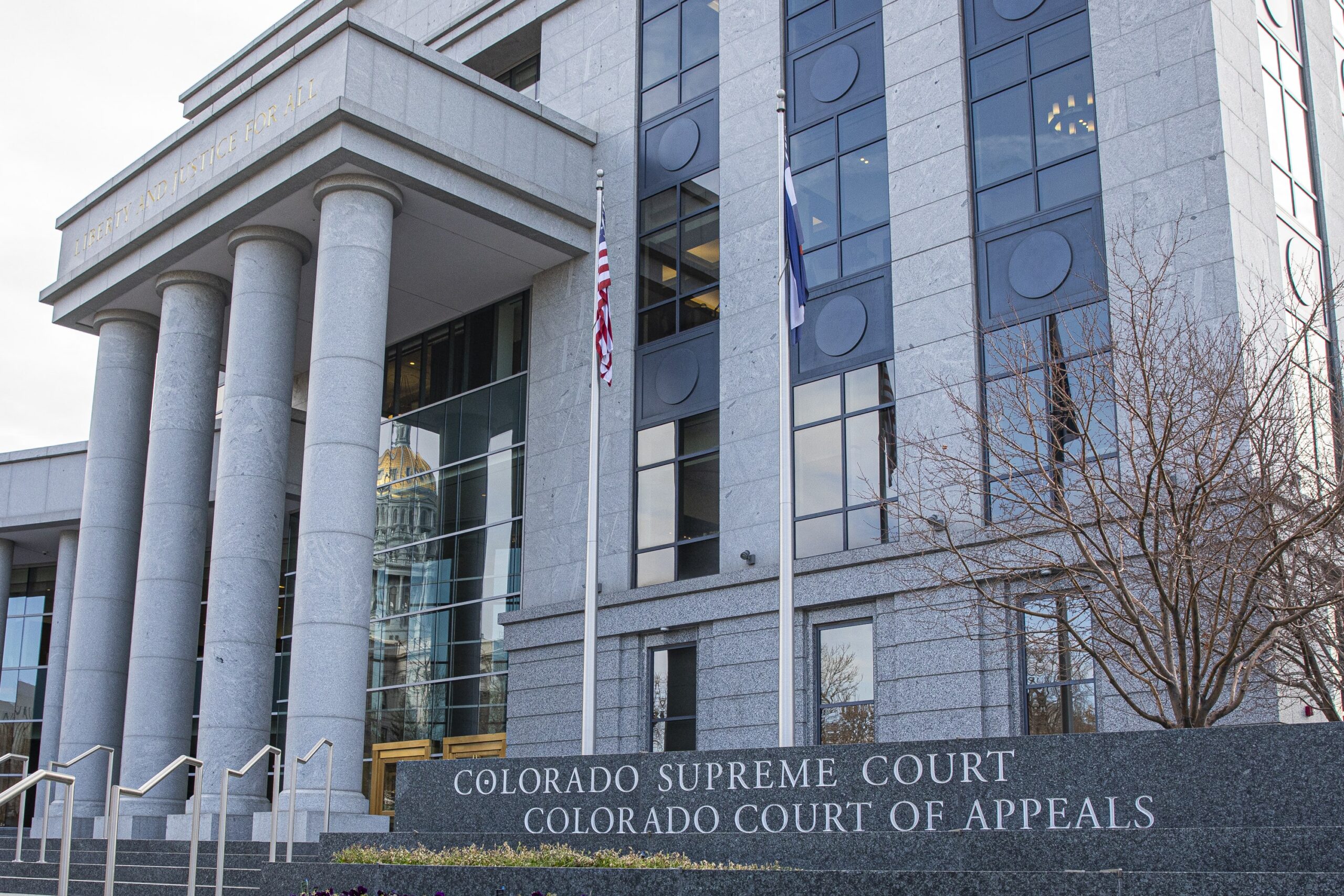 L’FBI e la polizia di Denver indagano sulle minacce contro i giudici del Colorado in seguito alla decisione di Trump sul ballottaggio