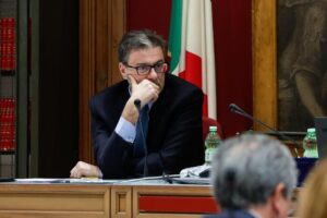 Difesa di Giorgetti su Mes e patto, basta allucinazioni