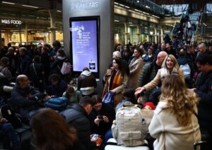 Il maltempo ferma gli Eurostar a Londra, 30 mila bloccati