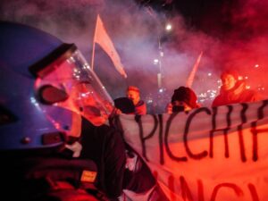 Il centro sociale prepara i botti per Capodanno: “È resistenza”
