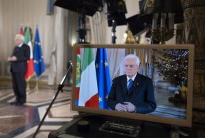 Mattarella: “Basta rassegnazione, uniti siamo forti”