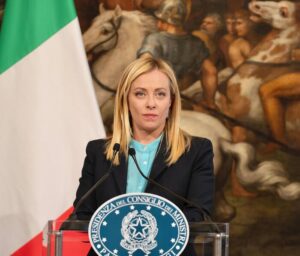 Plauso bipartisan a Mattarella. Meloni, parole profonde