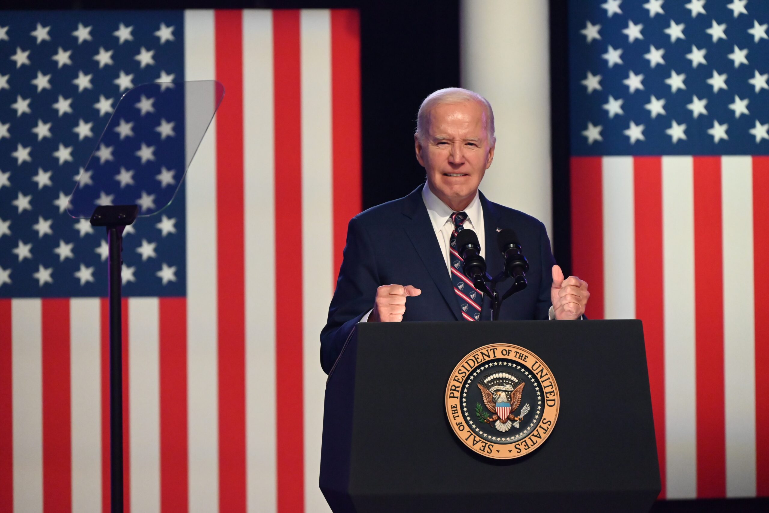Il presidente Biden, nel primo discorso importante della campagna elettorale del 2024, definisce Trump una minaccia alla “sacra causa” della democrazia