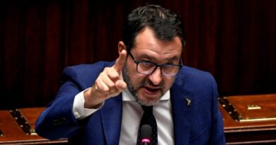 Matteo Salvini annuncia: “Non mi candido alle Europee”. E su Vannacci: “Mi piacerebbe inserirlo nelle nostre liste”