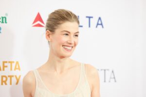 Le speranze di Oscar e Emmy si scontrano e prendono il caffè all’annuale Tea Party dei BAFTA