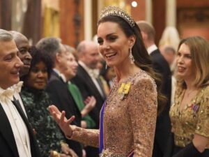 “Il problema è serio”. Ora spunta l’ipotesi isterectomia: ansia per la principessa Kate