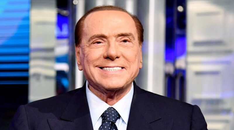 “Una battuta presidente”, il libro su Berlusconi di due cronisti sempre appostati a Palazzo Grazioli