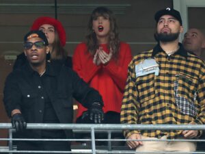 Il maglione di Taylor Swift è approvato dalle modelle