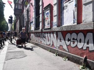 “È un bene comune”. A Torino la giunta rossa legalizza il centro sociale Askatasuna