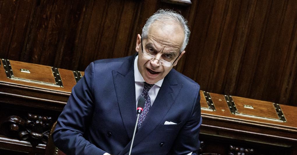 Passaporti, Piantedosi: “Richieste boom, nel 2023 2,75 milioni di rilasci, presto pagamenti con Iban”