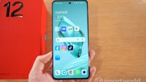 OnePlus non sta a guardare Google e Samsung, i suoi flagship ricevono l’IA