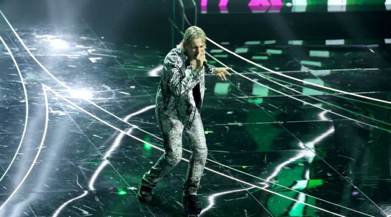 Sanremo 2024, perché Il Tre ha interrotto l’esibizione