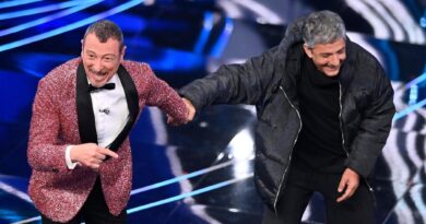 Sanremo 2024, la finale in diretta. Loredana Bertè vince con ‘Pazza’ il premio della critica “Mia Martini”