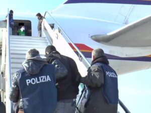 Tunisino rimpatriato: aveva ucciso un connazionale per droga