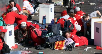 “È tempo di agire”: L’appello di Biden dopo la sparatoria alla parata del Super Bowl di Kansas City