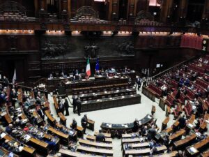 “Squadristi”. Bagarre della sinistra alla Camera sulla commissione Covid