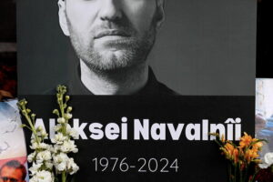 ‘Lividi sul corpo di Navalny, ha avuto le convulsioni’