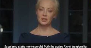 VIDEO: Parla la moglie di Navalny: “Sappiamo perché Putin lo ha ucciso e lo diremo presto”