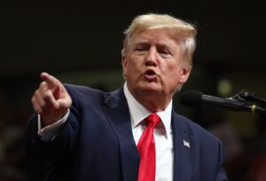 Donald Trump conferma i candidati che sta considerando per la carica di vicepresidente (le responsabilità includono l’infrangere la legge per lui)