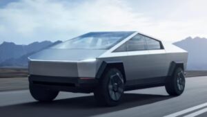 Qualcuno ha trasformato il Cybertruck di Tesla in un carro armato: ecco il video