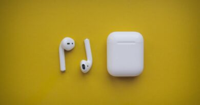 Apple pensa già al futuro: AirPods con fotocamere e occhiali smart