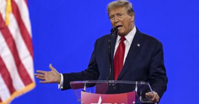 Donald Trump si definisce un “dissidente politico” nel discorso al CPAC