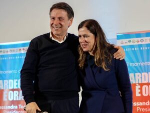 L’autogol del centrodestra regala la Sardegna al M5S
