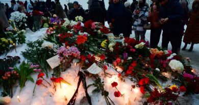 Migliaia ai funerali di Navalny, “la Russia sarà libera”, 128 i fermi in 19 città