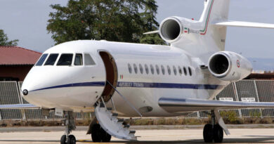 Voli di Stato, il record dei ministri del governo Meloni: 165 gli “aerei blu” decollati nel 2023, anche per tratte coperte da treni e voli di linea