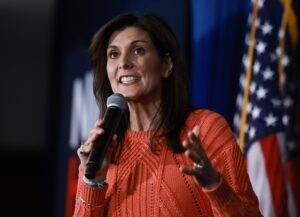 Nikki Haley suggerisce che non appoggerà Trump, ma è una repubblicana senza vergogna, quindi chi lo sa?