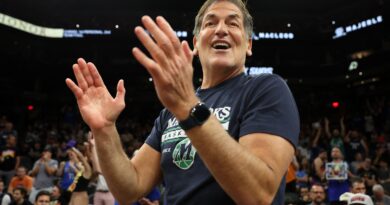 Mark Cuban: Biden potrebbe essere sul letto di morte e voterei comunque per lui piuttosto che per il “venditore di olio di serpente” Trump