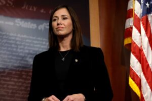 La senatrice Katie Britt risponde alle critiche sull’aneddoto fuorviante sull’immigrazione messicana