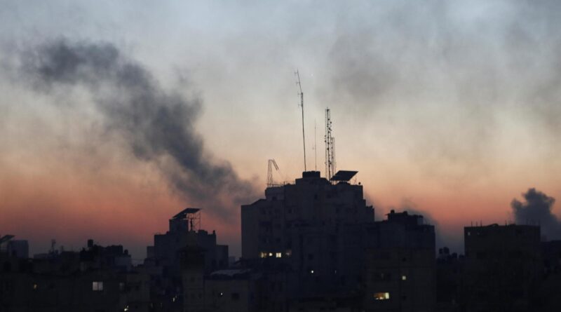 Israele – Hamas, le notizie di oggi dalla guerra. Hamas: 31.988 morti a Gaza. Israele: “Evacuare l’ospedale al Shifa”. Borrell: “Israele ha diritto di difendersi, non di vendersi”