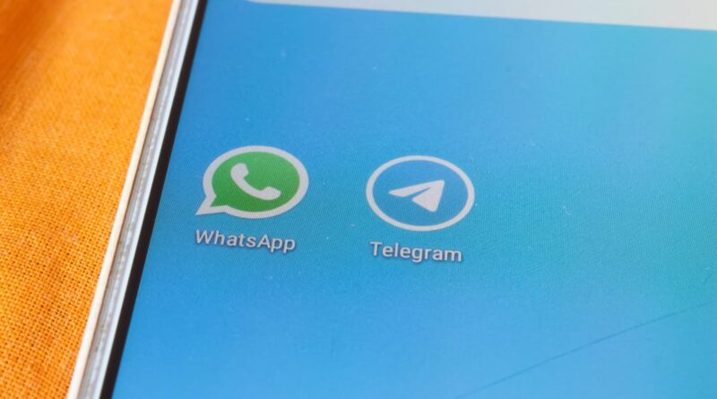 Le prossime versioni di WhatsApp funzioneranno con Telegram (e avranno l’AI integrata)